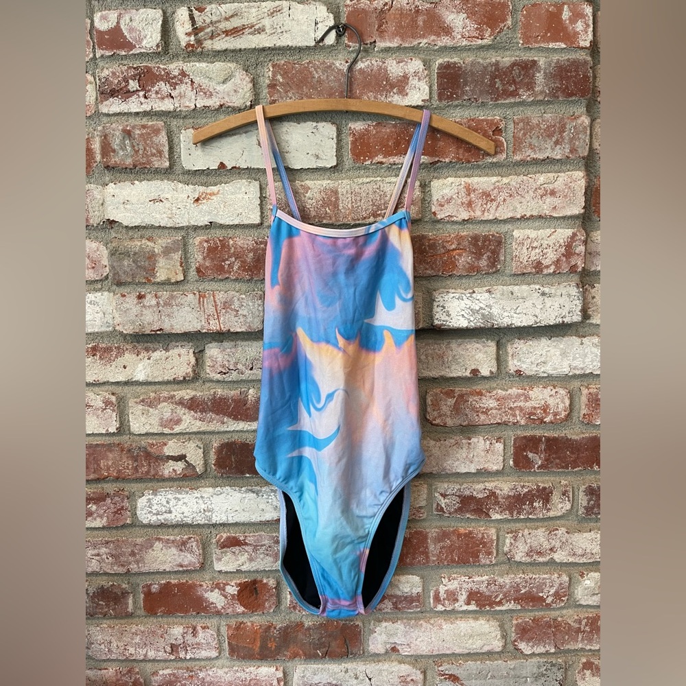 JOLYN Jackson Swimsuit 30
Swirl print tie-back practice suit